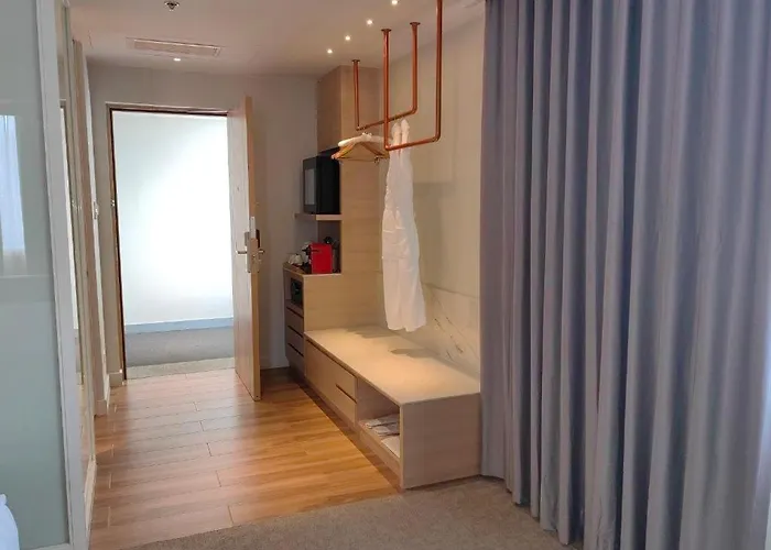 Brittany Bgc Hotel Manila
